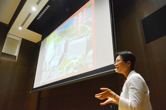 学部説明で語りかける片田教授